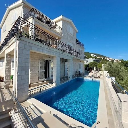 Villa Mare Apartments Tivat Buitenkant foto