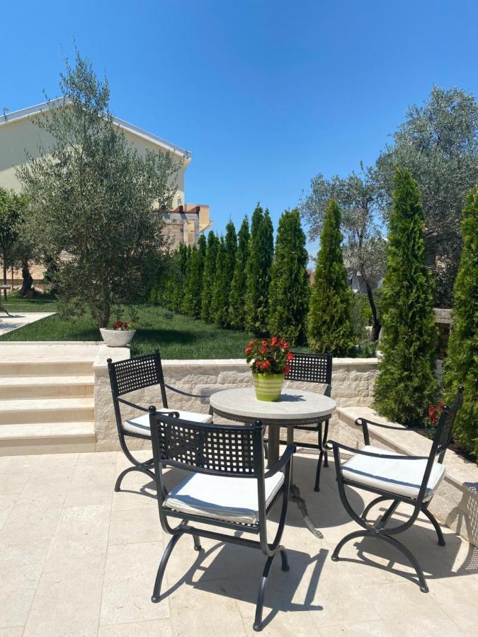 Villa Mare Apartments Tivat Buitenkant foto