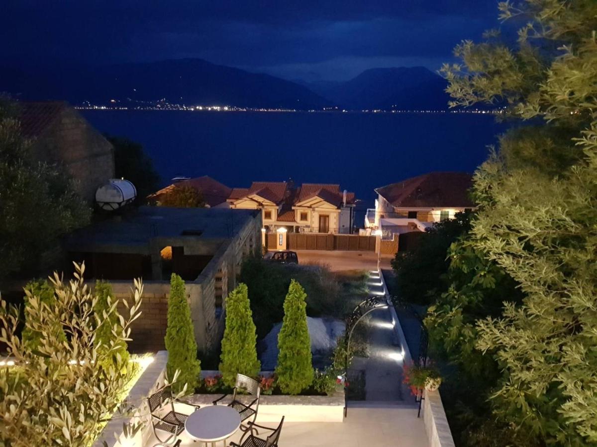 Villa Mare Apartments Tivat Buitenkant foto