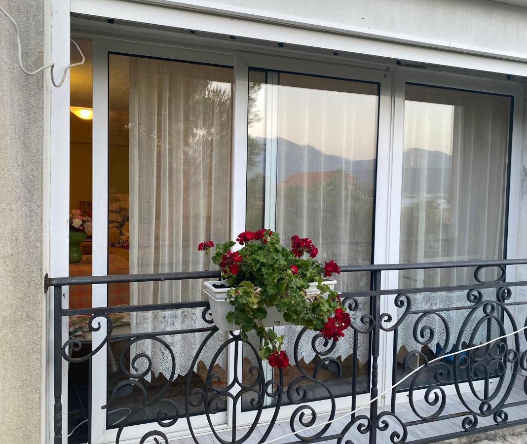 Villa Mare Apartments Tivat Buitenkant foto