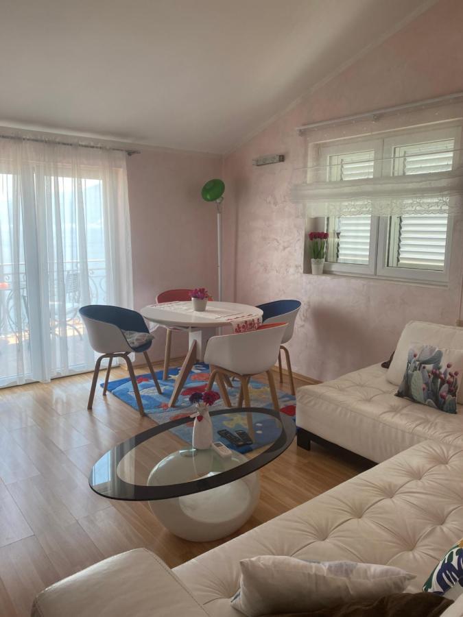 Villa Mare Apartments Tivat Buitenkant foto