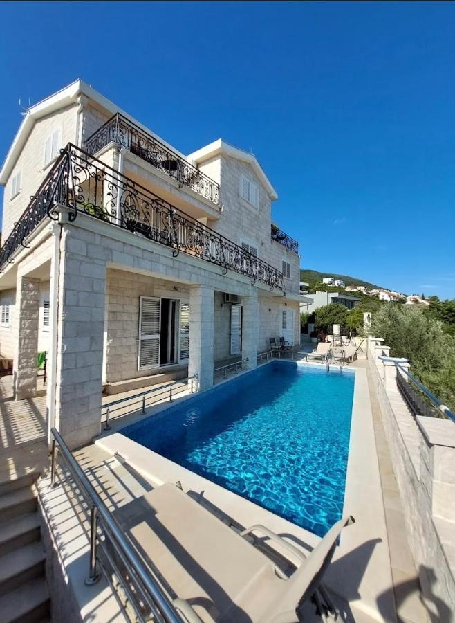 Villa Mare Apartments Tivat Buitenkant foto