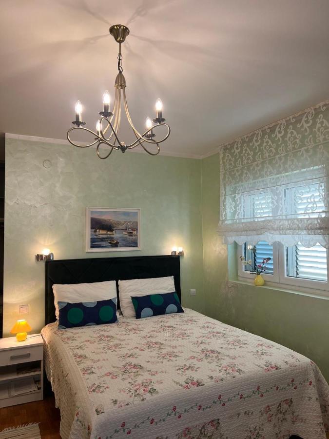 Villa Mare Apartments Tivat Buitenkant foto