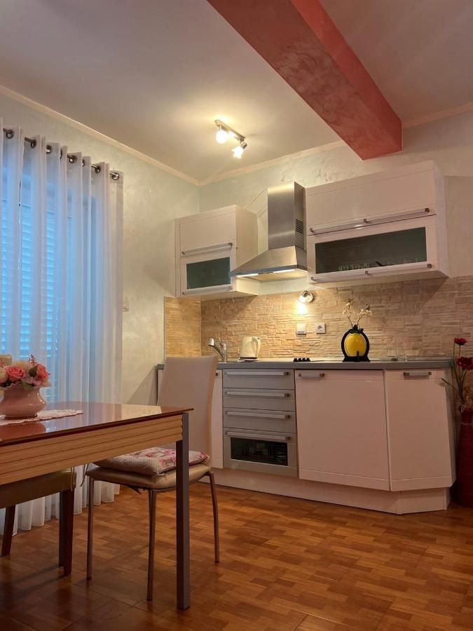Villa Mare Apartments Tivat Buitenkant foto