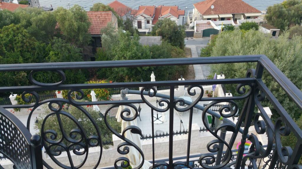 Villa Mare Apartments Tivat Buitenkant foto