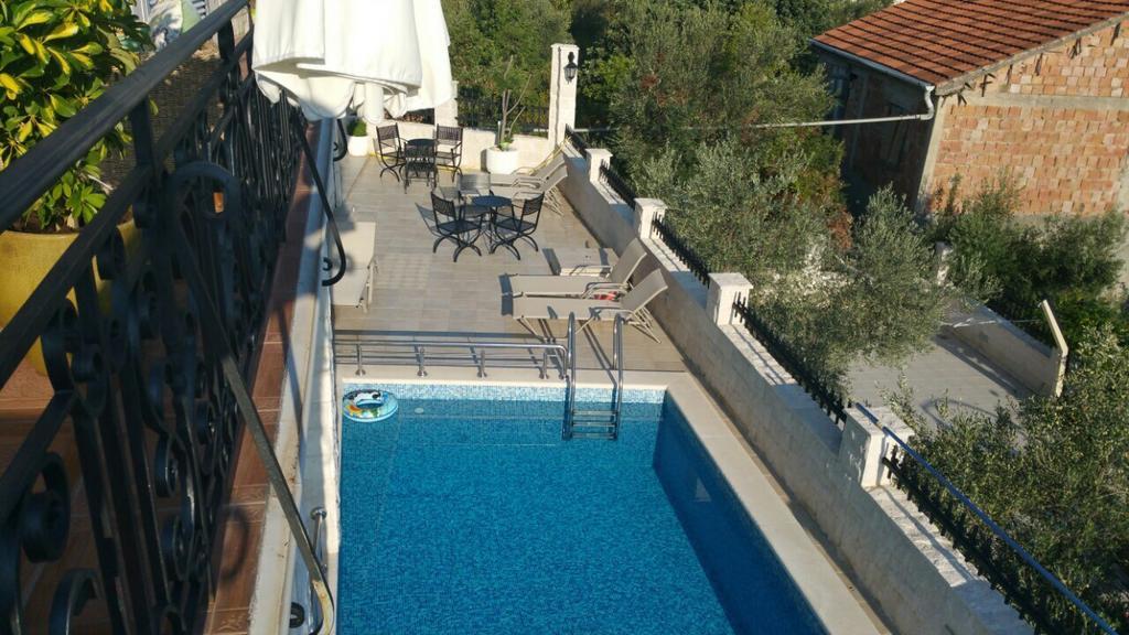 Villa Mare Apartments Tivat Buitenkant foto